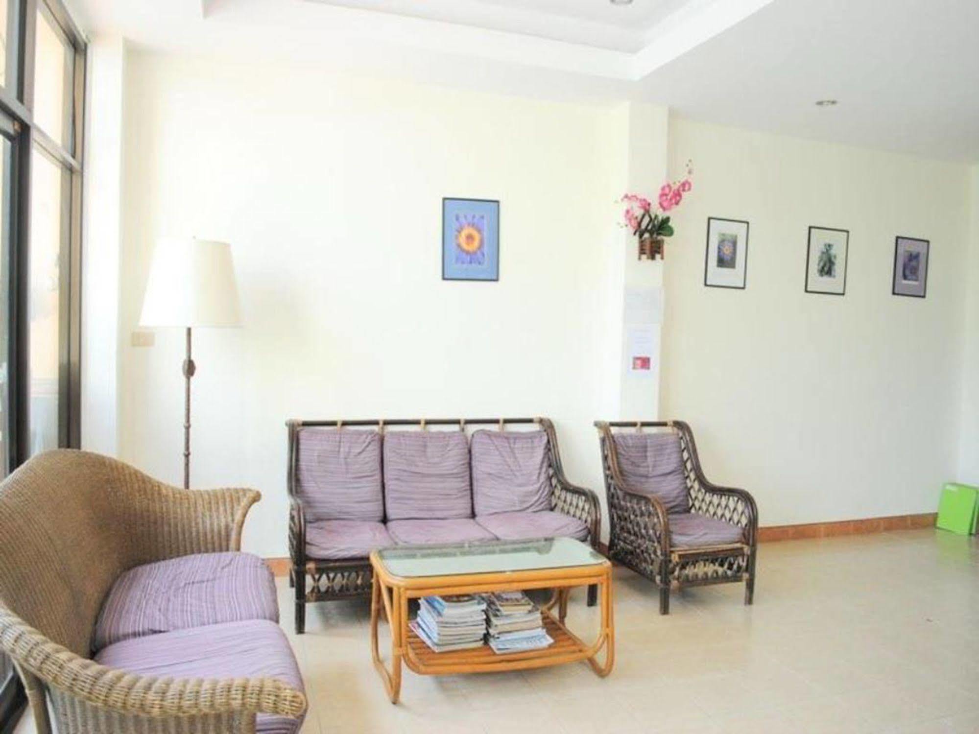 Penzy Guest House Praia Chaweng Exterior foto